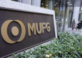 Executivos de bancos japoneses sofrem cortes salariais após funcionário ser acusado de roubar cofres