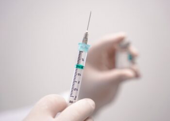 Vacina contra sarampo e rubéola em falta