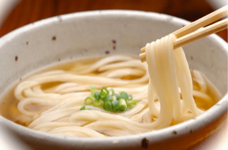 Aluno acha inseto em almoço escolar em Shizuoka
