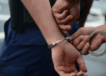 Polícia de kanagawa prende quadrilha que exportava carros de luxo roubados