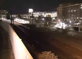 Ossos e um crânio de criança é encontrado em trilhos de trem