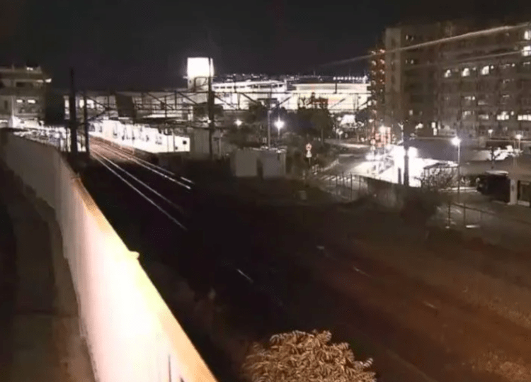 Ossos e um crânio de criança é encontrado em trilhos de trem