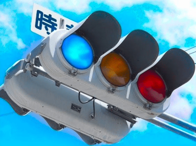 Japão inicia remoção de 4.300 semáforos antigos, mas enfrenta resistência em algumas regiões