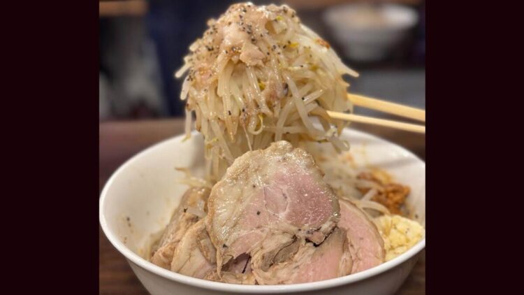 Restaurante no Japão oferece 100 mil ienes por informações sobre clientes que deixaram avaliações negativas