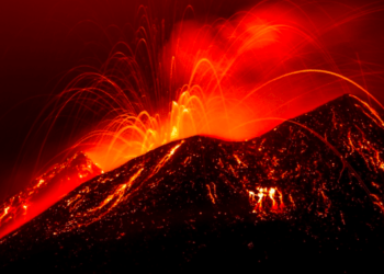 Especialistas japoneses apresentam plano de como lidar com uma possível erupção do Monte Fuji