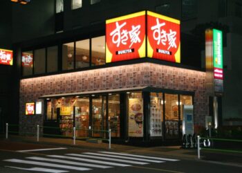 Sukiya cancelou atividades em quase 2 mil lojas por problema com barata