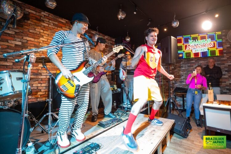 Mamonas Assassinas “O Legado” agita Konan em show eletrizante no Capricciosa