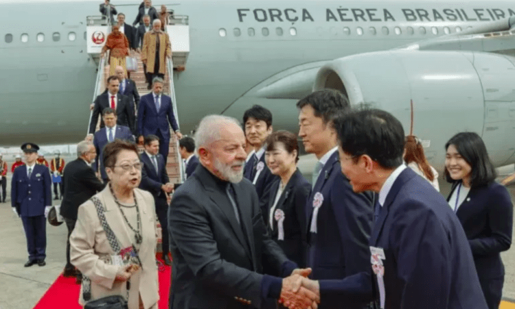 Viagem de Lula para o Japão contou com ao menos 220 pessoas e custou R$ 4,5 milhões