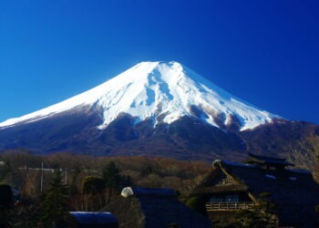 Monte Fuji: Japão reforça plano contra queda de cinzas