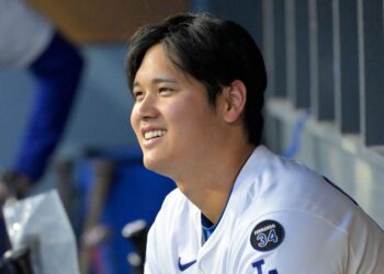 Ohtani Shohei voltará a arremessar após se recuperar de cirurgia no cotovelo