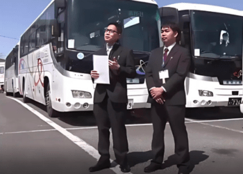 Motoristas estrangeiros são contratados para enfrentar crise no transporte