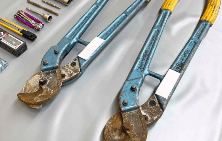 Três homens vietnamitas são presos por roubo de cabos de cobre