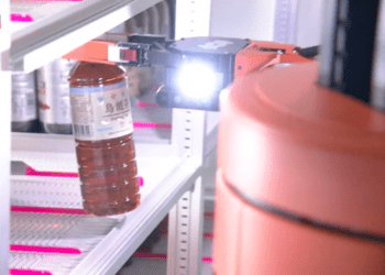 Rede de lojas de conveniência Lawson abre unidade futurista em Tóquio