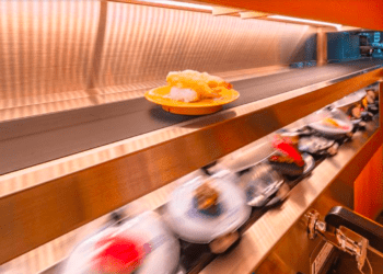 Adolescente é denunciado ao Ministério Público por postar foto de pegadinha em restaurante de sushi