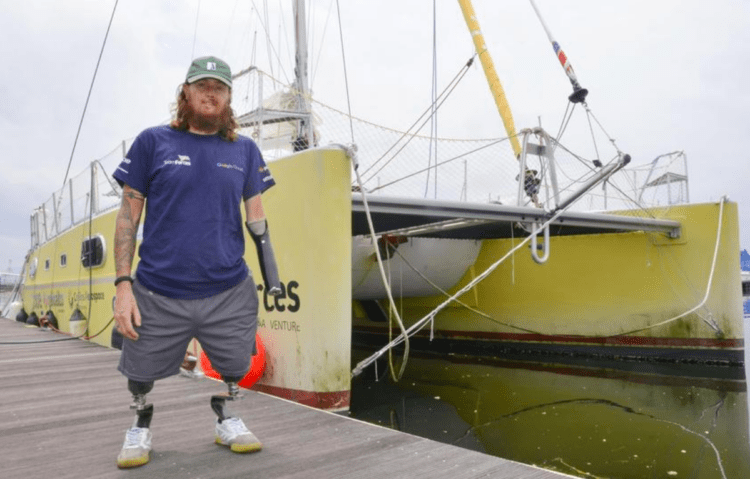 Primeiro velejador triplamente amputado do mundo a cruzar o Pacífico chega ao Japão