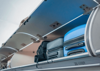 Companhias aéreas vão proibir carregadores nos bagageiros