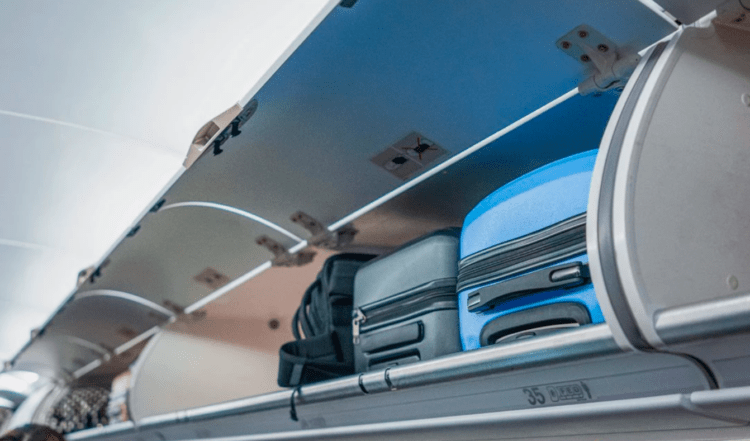 Companhias aéreas vão proibir carregadores nos bagageiros