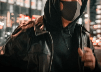 Gangue de rua japonesa Lucifers realiza cerimônia oficial de dissolução dentro de delegacia de polícia