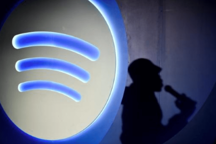 Música gerada por IA avança e ameaça espaço de músicos humanos