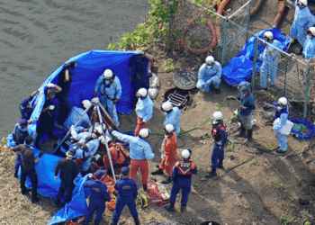 Quatro trabalhadores morrem após cairem em tubulação de esgoto de 12 metros de profundidade