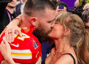 Taylor Swift e Travis Kelce estão noivos