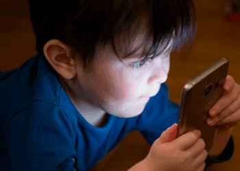 Celulares podem causar estrabismo