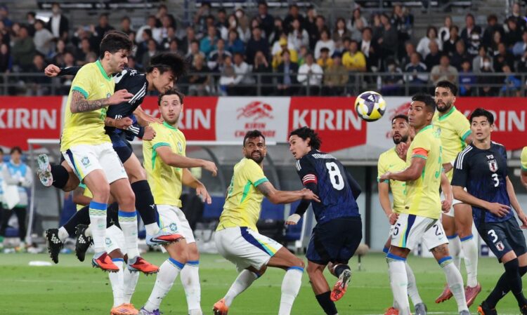 Japão vence Brasil pela primeira vez e técnico alerta para novas pressões antes da Copa do Mundo