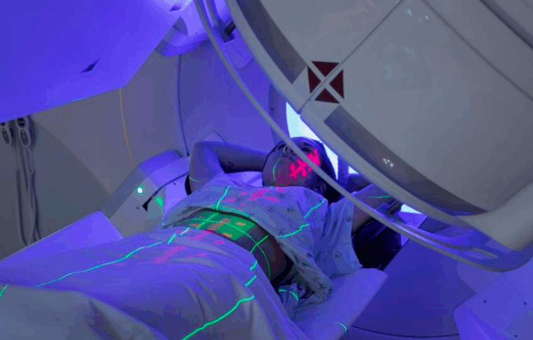 Novo tratamento à base de luz promete revolucionar o combate ao câncer