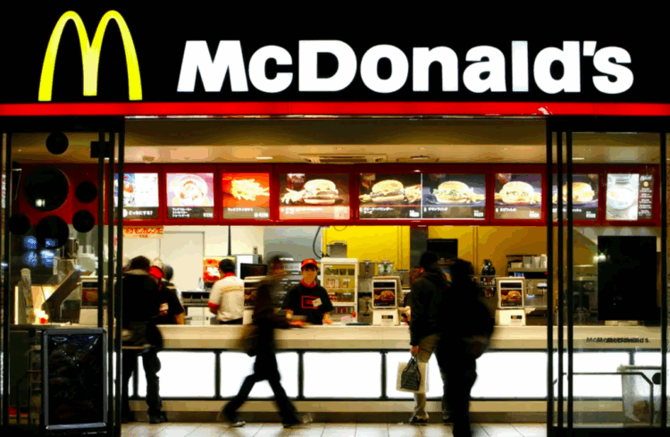 McDonald’s Japão abandona canudos de papel e adota novas tampas recicladas