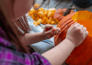 Especialistas incentivam população a reutilizar abóboras de Halloween e evitar o descarte em aterros sanitários