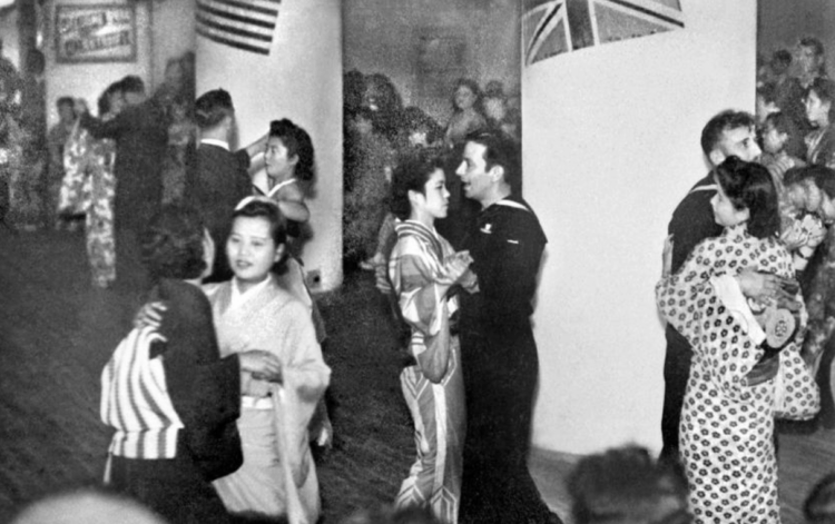 Documento revela que bordéis do pós-guerra em Niigata enganavam mulheres para atender forças de ocupação aliadas