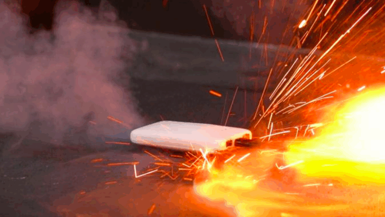 Incêndios envolvendo baterias portáteis mais que dobram no Japão e autoridades reforçam alerta