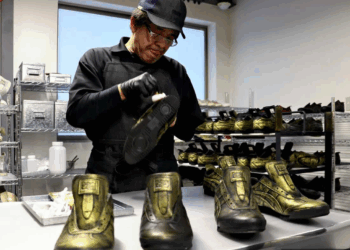 Asics inaugura fábrica exclusiva da Onitsuka Tiger em Tottori