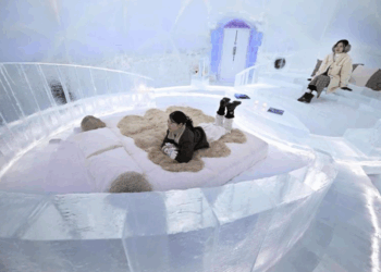 Hotel e capela de gelo reabrem em Hokkaido e atraem visitantes em pleno frio intenso