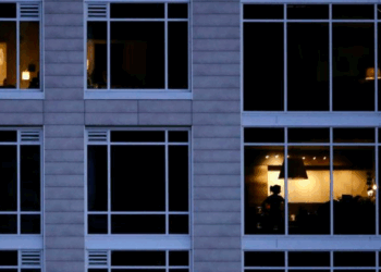 Hábitos noturnos estão associados a maior risco de doenças cardíacas, aponta estudo