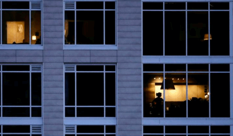 Hábitos noturnos estão associados a maior risco de doenças cardíacas, aponta estudo