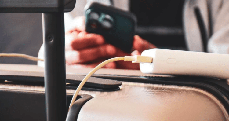 Japão restringe uso de baterias portáteis em voos