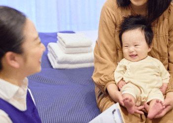 Serviços pós-parto em hotéis ganham popularidade entre mães no Japão