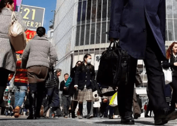 Desemprego no Japão sobe levemente, mas mercado de trabalho segue forte