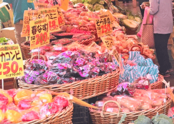 Alta do petróleo pressiona custo de vida no Japão e preocupa famílias